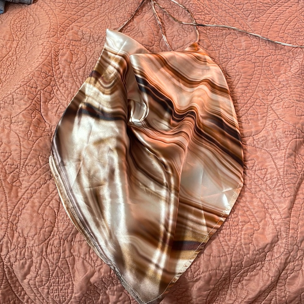 Cropped v shirt